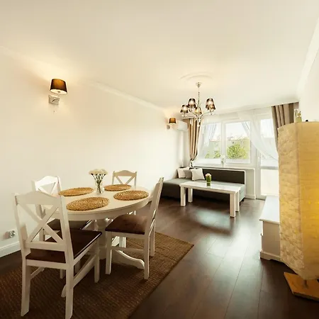 Nadmorski Faloviec Apartment *